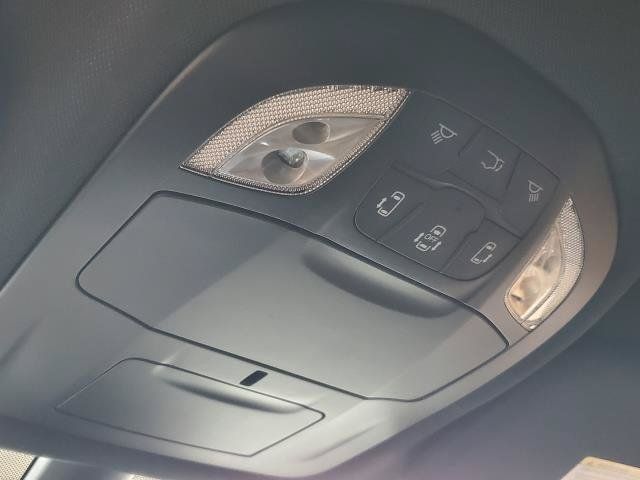 Used 2026 Chrysler Voyager LX FWD image 16