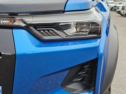 Used 2024 Chevrolet Colorado ZR2 w/ Technology Package image 10