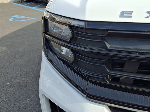 Used 2025 Ford Expedition Active image 10