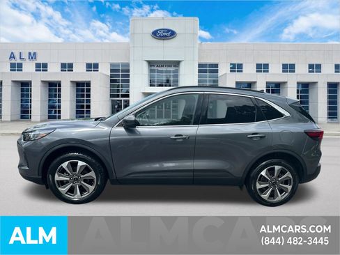 Certified 2025 Ford Escape Platinum AWD/4WD image 9