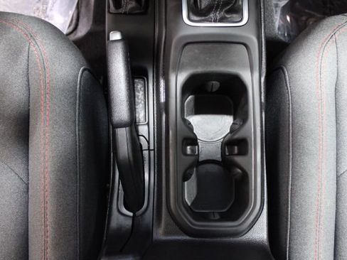 Used 2025 Jeep Wrangler Unlimited Rubicon image 32