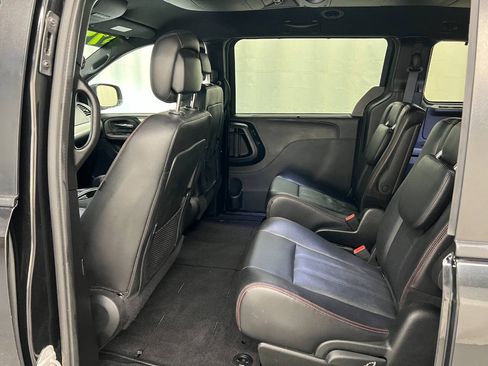 Used 2017 Dodge Grand Caravan GT FWD image 9