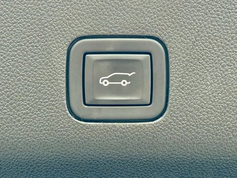 Used 2023 Cadillac Escalade Sport Platinum AWD/4WD image 38