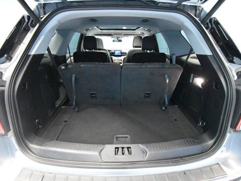Used 2022 Ford Explorer XLT w/ Equipment Group 202A AWD/4WD image 30