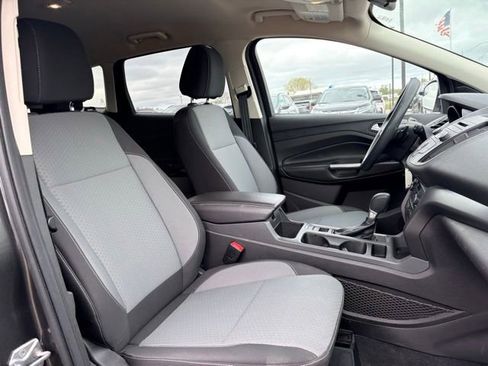Used 2017 Ford Escape SE FWD image 9