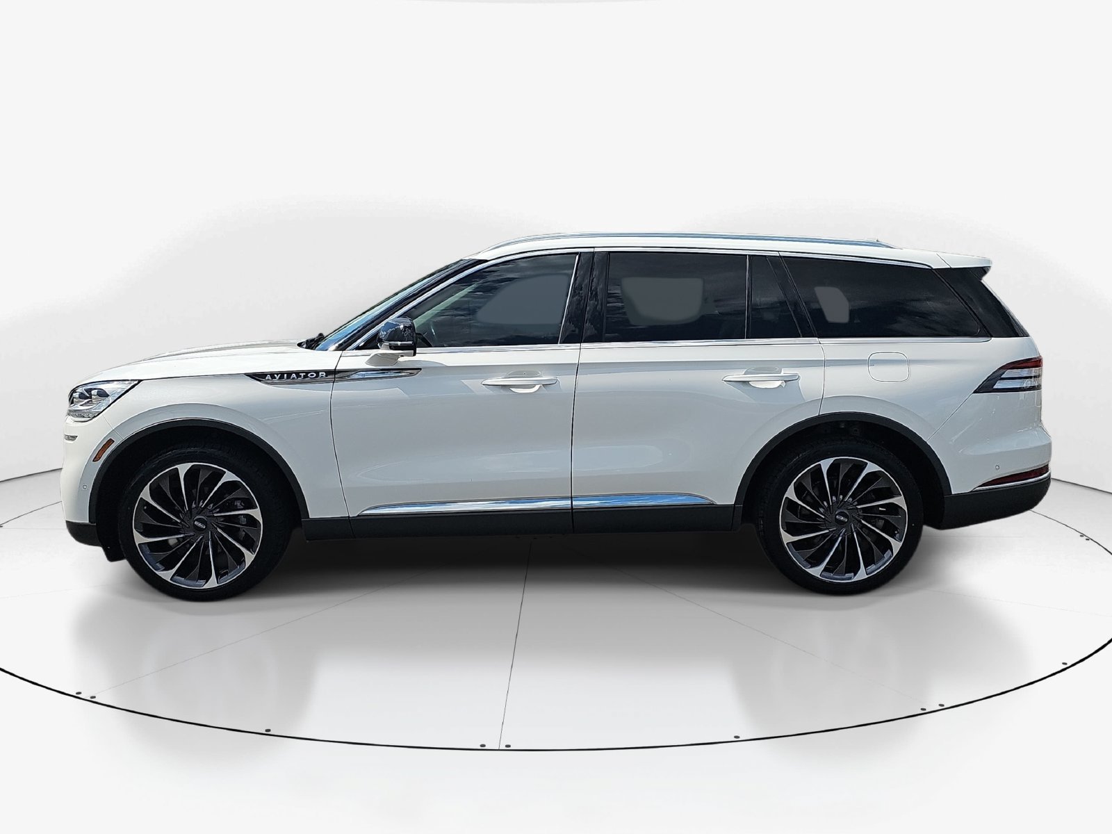 Used 2022 Lincoln Aviator Reserve w/ Equipment Group 201A AWD/4WD image 10