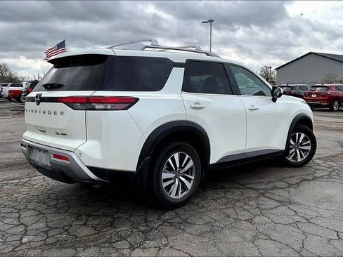 Used 2022 Nissan Pathfinder SL image 4