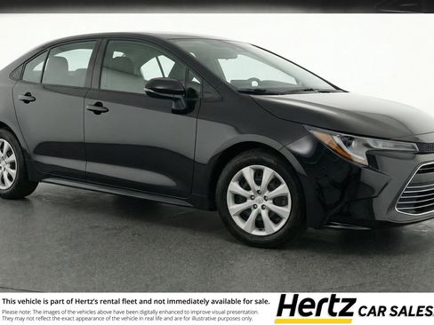 Used 2025 Toyota Corolla LE image 1
