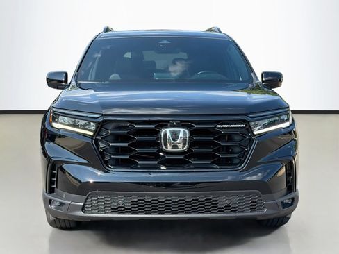 Used 2025 Honda Pilot Black Edition image 3