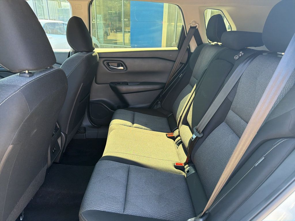 Used 2024 Nissan Rogue SV AWD/4WD image 6