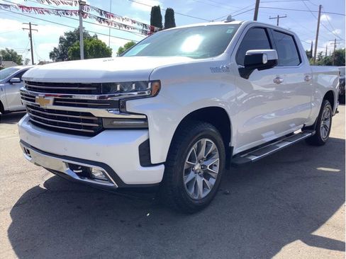 Used 2019 Chevrolet Silverado 1500 High Country w/ Technology Package AWD/4WD image 1