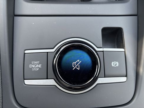 New 2025 Volkswagen Tiguan SE image 28