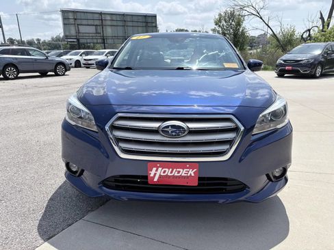 Used 2017 Subaru Legacy 2.5i Premium AWD/4WD image 2