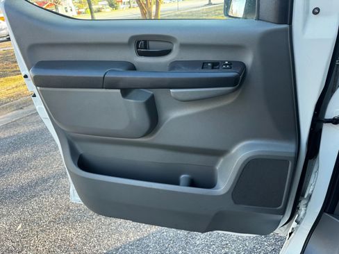 Used 2019 Nissan NV 1500 SV image 9