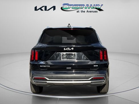 Used 2023 Kia Sorento EX image 4