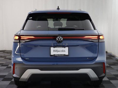 New 2025 Volkswagen Tiguan SE image 16