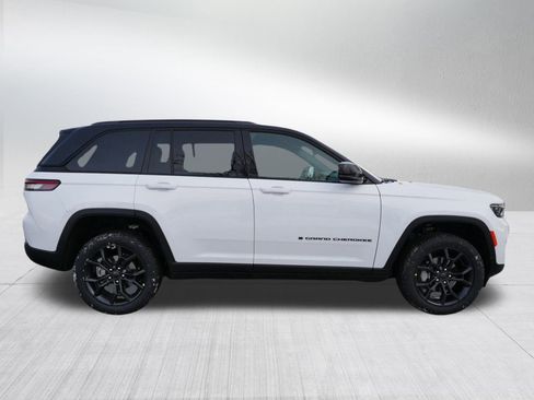 New 2025 Jeep Grand Cherokee Limited image 8