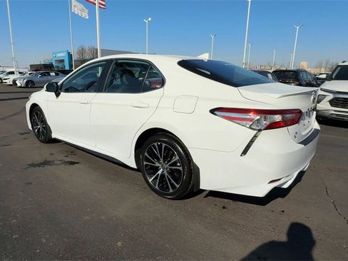 Used 2020 Toyota Camry SE image 6