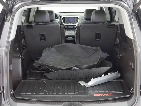 Used 2023 GMC Acadia SLT w/ Technology Package AWD/4WD image 20