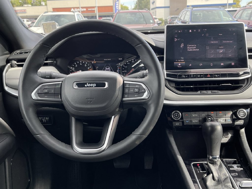 Used 2025 Jeep Compass Limited AWD/4WD image 26