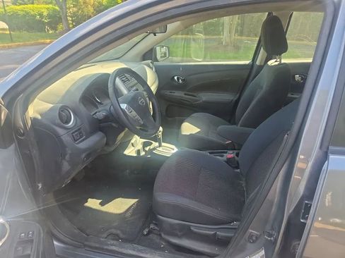 Used 2019 Nissan Versa SV w/ SV Special Edition Package FWD image 5