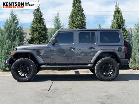 Used 2026 Jeep Wrangler Unlimited Sahara AWD/4WD image 5