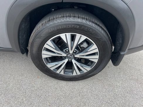 Used 2023 Nissan Rogue SV AWD/4WD image 14