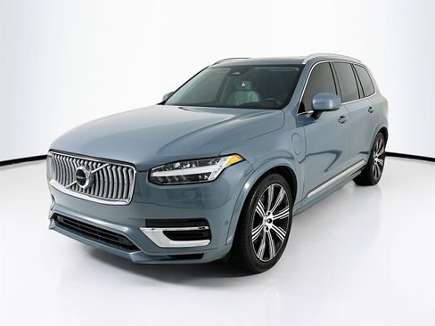 Used 2023 Volvo XC90 T8 Ultimate image 3