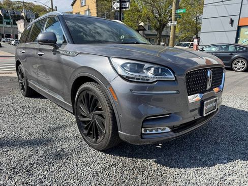 Used 2021 Lincoln Aviator Reserve w/ Equipment Group 210A image 3