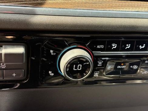 Used 2023 Chevrolet Silverado 1500 LT w/ Z71 Off-Road Package AWD/4WD image 21