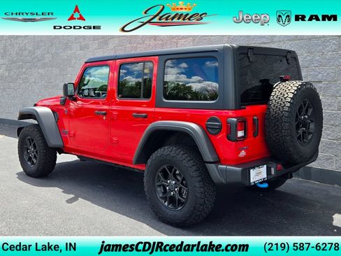 Used 2024 Jeep Wrangler Unlimited AWD/4WD image 3
