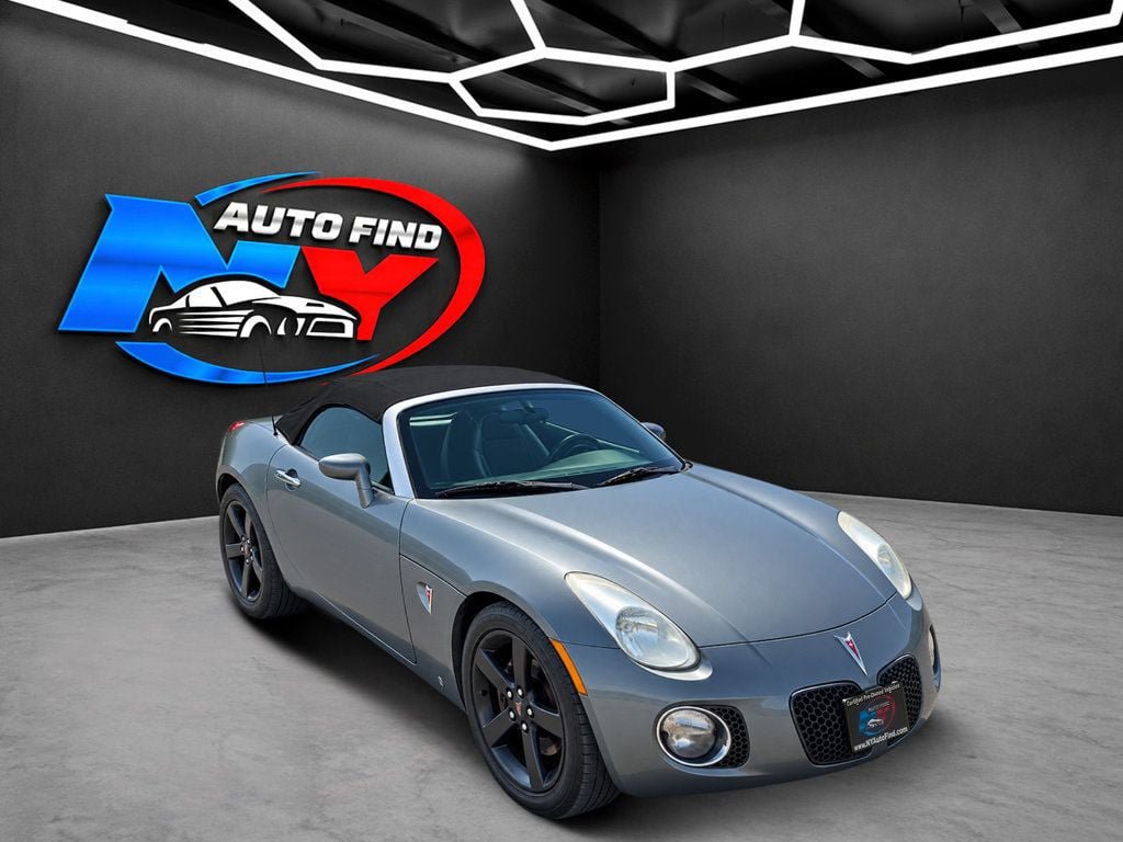 Used 2007 Pontiac Solstice GXP w/ Premium Package RWD image 2
