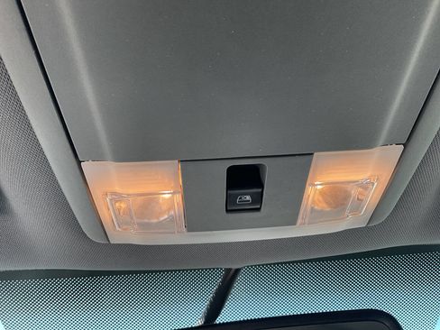 Used 2013 Ford F150 Lariat w/ Lariat Chrome Pkg image 18