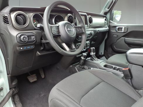 Used 2023 Jeep Wrangler Unlimited w/ Cold Weather Group AWD/4WD image 9