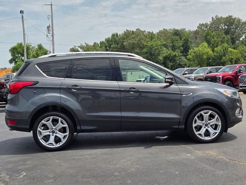 Used 2019 Ford Escape Titanium AWD/4WD image 6