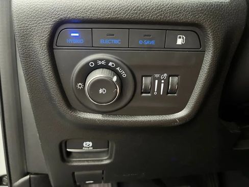Used 2023 Jeep Grand Cherokee 4WD 4xe image 26