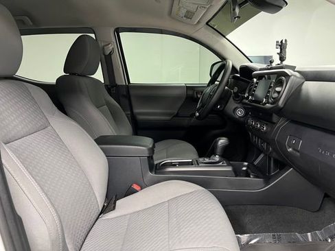 Used 2020 Toyota Tacoma SR AWD/4WD image 51