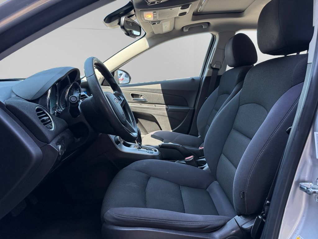 Used 2015 Chevrolet Cruze LT w/ Sun And Sound Package FWD image 9