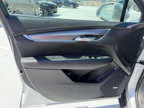 Used 2019 Cadillac XT5 Luxury FWD image 12