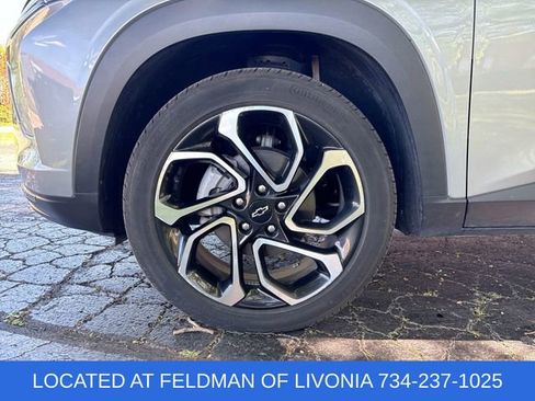 Used 2024 Chevrolet Trax RS w/ Sunroof Package FWD image 31