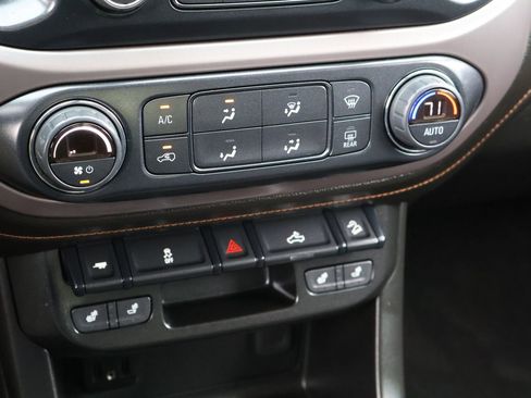 Used 2022 GMC Canyon AT4 w/ Trailering Package image 27