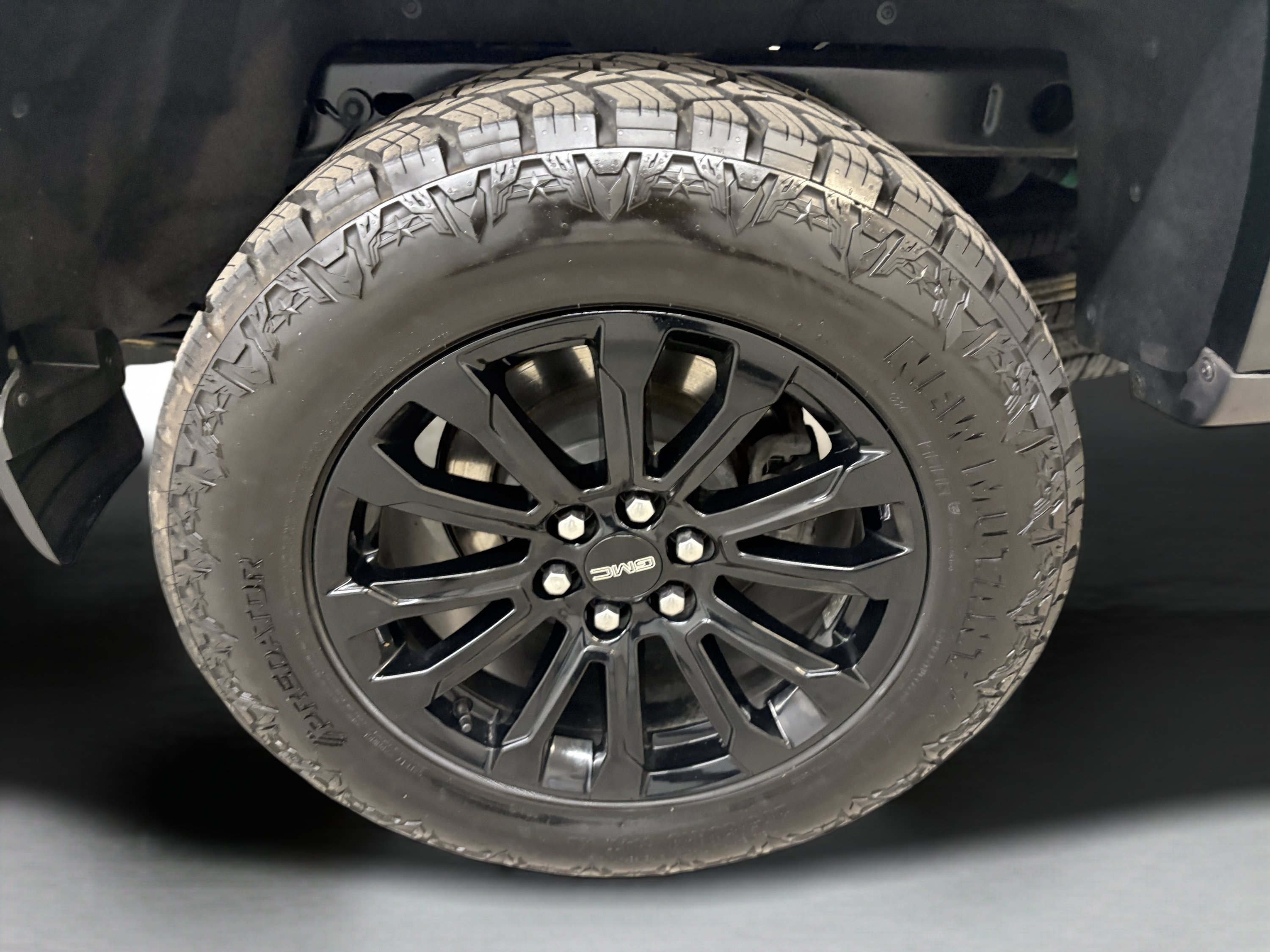 Used 2022 GMC Canyon Elevation w/ Elevation Premium Package AWD/4WD image 7