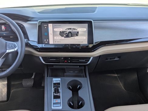 Used 2024 Volkswagen Atlas Cross Sport SE image 16