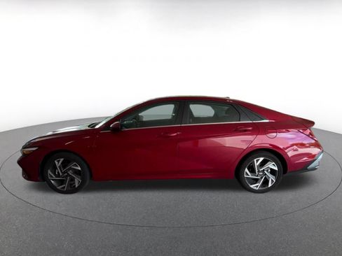 Used 2025 Hyundai Elantra SEL FWD image 7