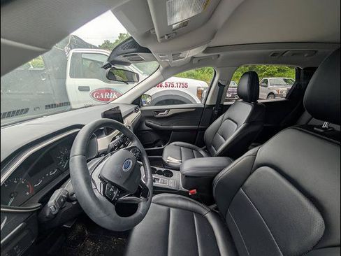 Certified 2022 Ford Escape SEL AWD/4WD image 2