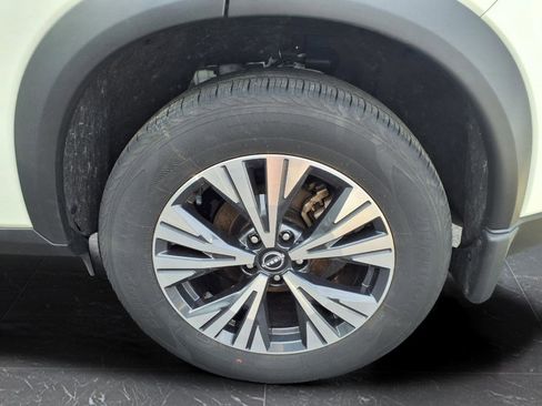 Used 2023 Nissan Rogue SV AWD/4WD image 33