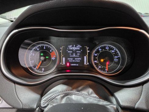 Used 2019 Jeep Cherokee Latitude w/ Popular Appearance Group FWD image 37