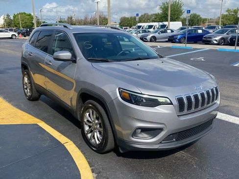 Used 2020 Jeep Cherokee Latitude Plus w/ Comfort/Convenience Group image 2