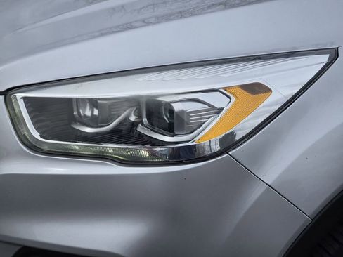 Used 2018 Ford Escape Titanium AWD/4WD image 5
