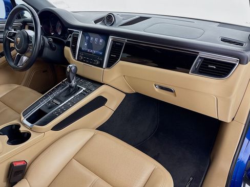 Certified 2018 Porsche Macan S AWD/4WD image 29